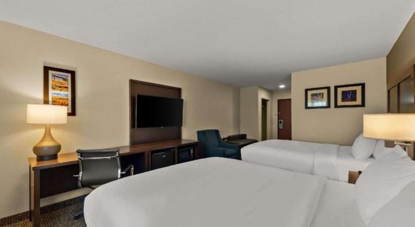 Comfort Inn & Suites Atoka Exterior photo